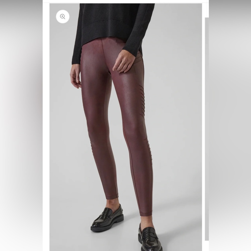 EUC (worn once!) Athleta Delancey ‘Gleam’ Moto Tight in Burgundy (XS)